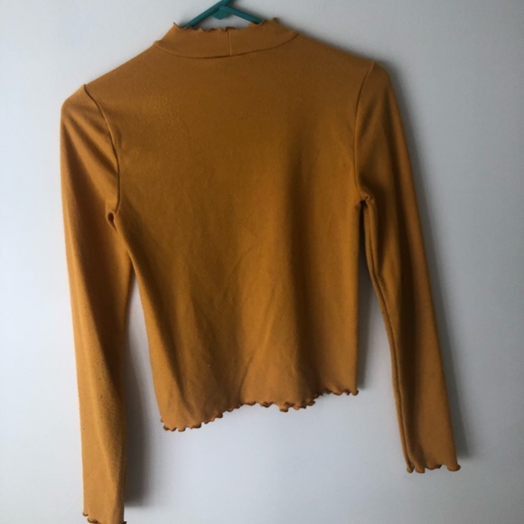 Forever 21 yellow turtle neck - Picture 2 of 4
